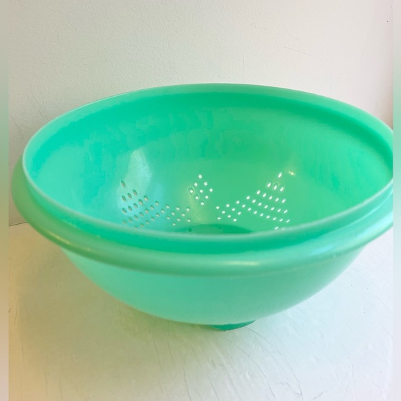 Vintage Tupperware Colander Strainer - Picture 1 of 9